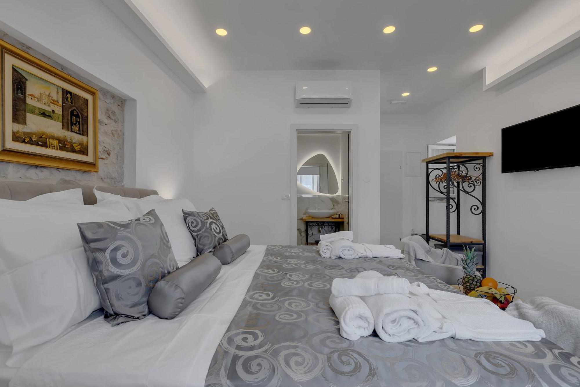 Luxury Rooms Palace B&B Makarska Dış mekan fotoğraf